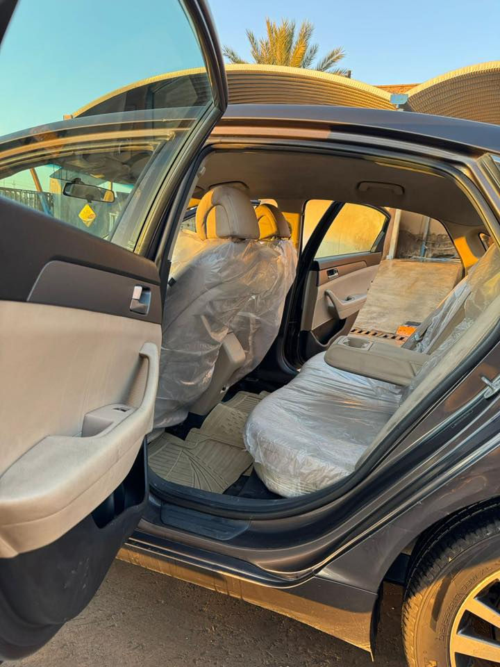 سوناتا.ادوات ادوات  2017
محرك جي دي اي 2400
كشنات مخمل
تبريد تدفئة كلها شغاله
مكفوله من الكص  
مكان السياره كركوك
 بيها رقم اربيل اصلي
السعر 68 بيها مجال قليل

***********
