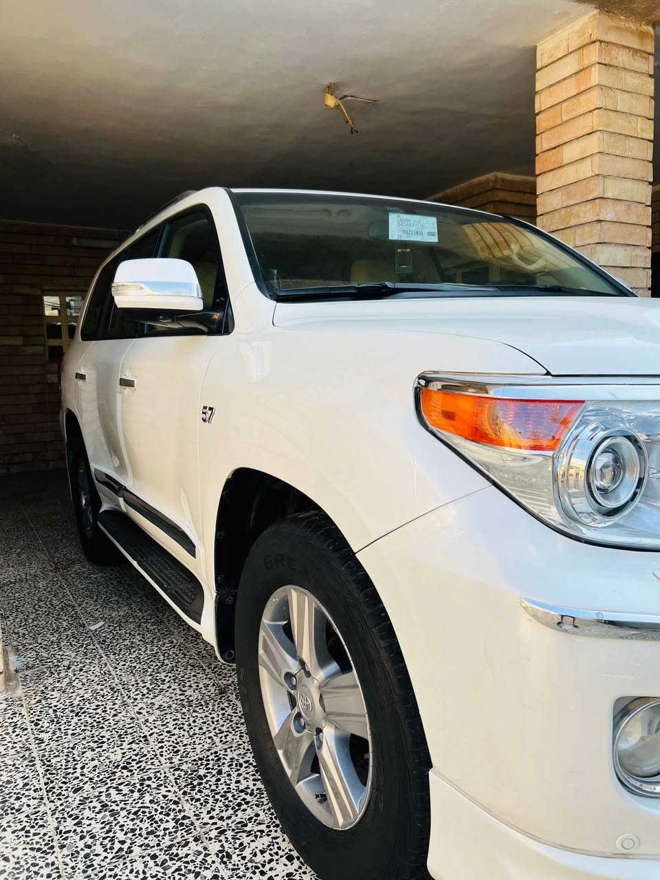 سلام عليكم للبيع
لاندكروز GX-R
موديل :2015
ماشية : 162 KM
المواصفات 
فتحة 
بصمه 
كشنات كهرباء 
كشنات جلد 
داخل بيجي 
تحكم ستيرن 
صاجات 
 3 قطع تبريد 
 7 راكب 
حساسات امامية + خلفية 
لايت زنون 
بلوجكتور 
زراك لايت 
لد امامي 
هوك سحب 
فور ويل 4x4
المكينة 8 سلندر 4700
مري شفط كهرباء 
اشاير بالمري 
دوسات 
ويل كب كروم 
نيكلات 
ويل كب كروم 
بصمة عدد 2 
(رقم اربيل )
ملاحظة:  السيارة بيها قطعتين صبغ فقط 
                                    سونار مرفق ويه صور 
((السيارة جديدة جداً بدون اي نقص تخم تاير جديد صدر جديد بدون اي ملاحظات))
السعر : 405 وبيها مجال بسيط 
العنوان : صلاح الدين دجيل 
للاستفسار
 ***********
