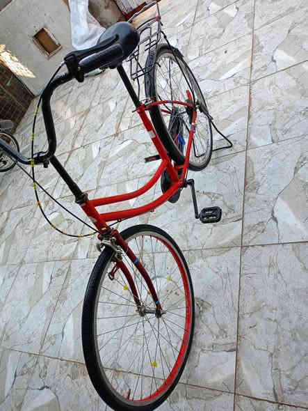 سلام عليكم بايسكل ياباني حجم 26 بعده نضيف مكاني عماره سعر 75 بيه مجال حك جيه شراي *********** عمارة
