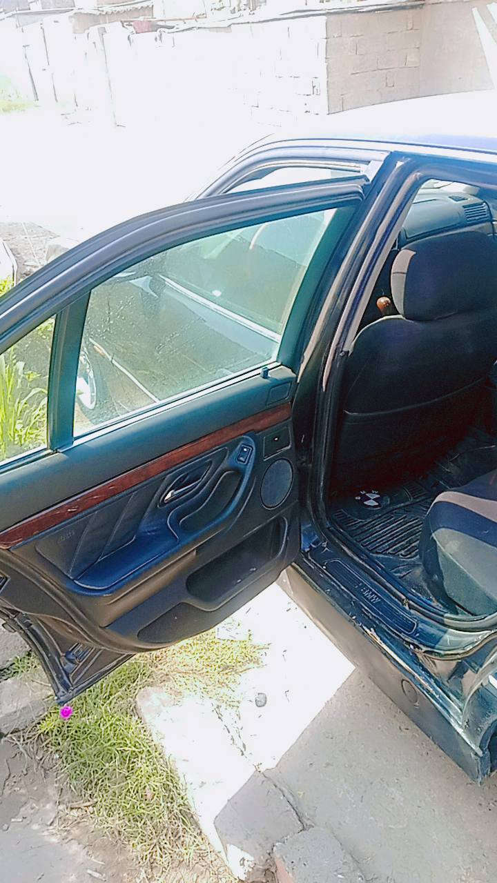 اعيد النشر بسبب الوعود الكاذبة كاسحة للبيع رقم بغداد دولي بسمي 
هزه جديده 
موديل 94 
30/V8
كشنات كهرباء 
تخم تاير جديد 
محرك جديد لاتبخير ولا تنقيص 
كير خير من الله
اترايك وين متريد 
منضومه فدراليه كامله بيه رماش
لون اسود غير محدد
ويل اشنايزر 
صدر 70بال100
السياره بيه نقوصات وكولشي اكو بالسوك 
السعر 55 وبيه مجال للشراي 
هذا رقمي مكان السياره بغداد العامرية 
***********/ اخوان بس الشراي يخابرني رحمه الوالديكم الميريد يشتري وبس اسوالف ليخابرني وهاي صوره كدامكم
