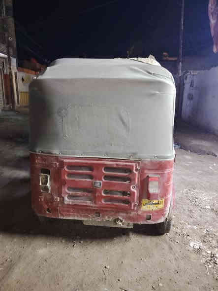 السلام عليكم تكتك لبيع موديل 17 شهر 12 مكينه مجفته تشتغل كلشي ما بيه السعر مليونين و نص و بيه مجال مكاني بغداد ***********
