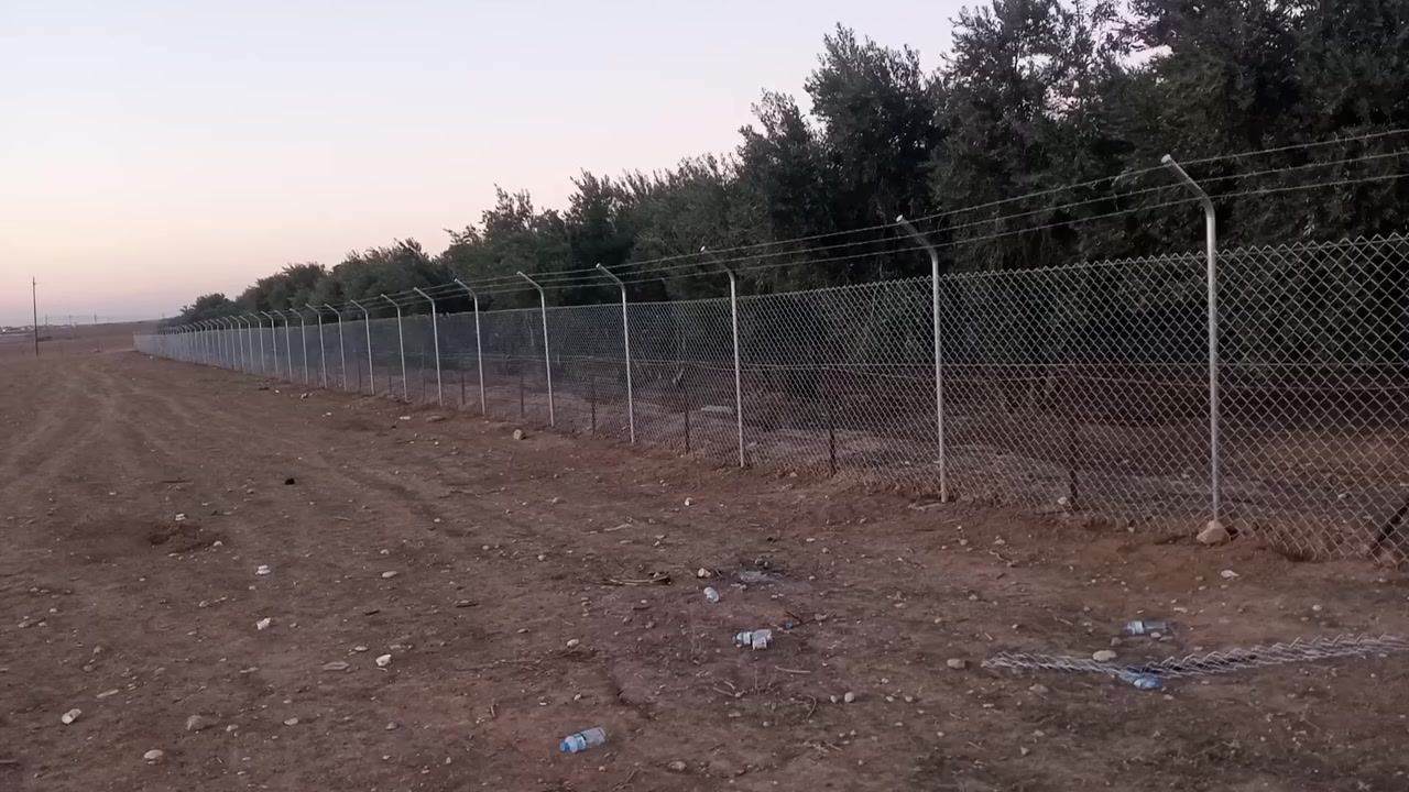 يوجد كادر متخصص للعمل البي ارسي حدائق مزارع سعر متر 10الف مواد وعمل بس عمل 3000الف *********** واتساب ‏‪0774 826 1822‬‏
