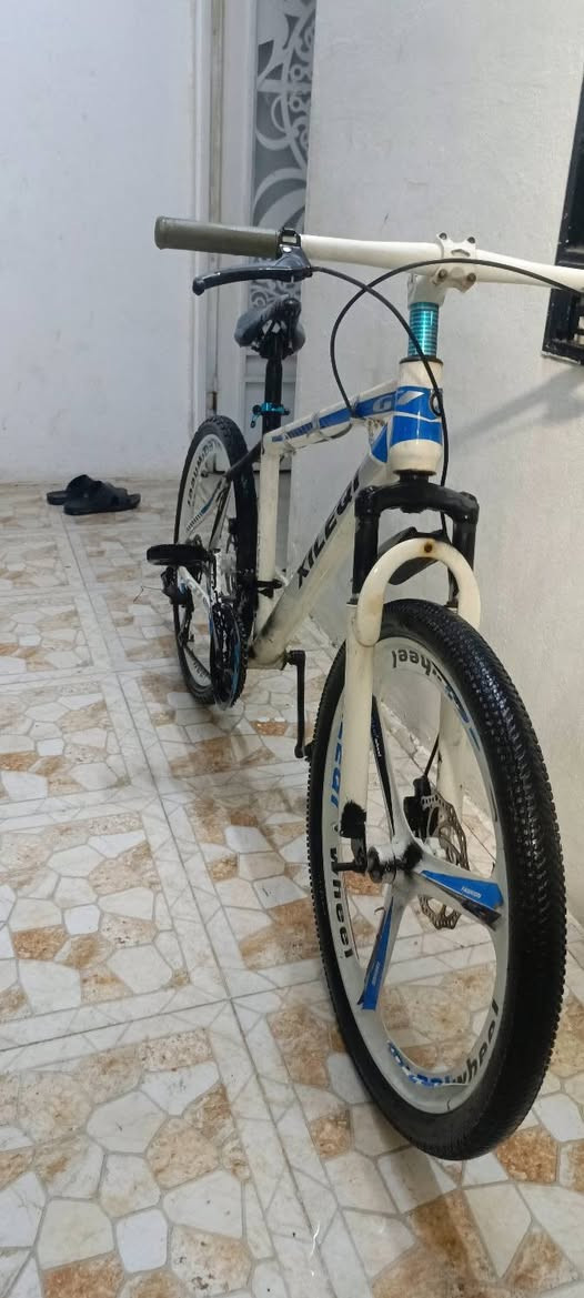 متاح دراجه هوائيه نضيف مابي ايه عيب سعر خاص


**إذا كنت صاحب هذا الإعلان وتريد حذفه لأي سبب، رجاءا أرسل رسالة إلى الدعم الفني**