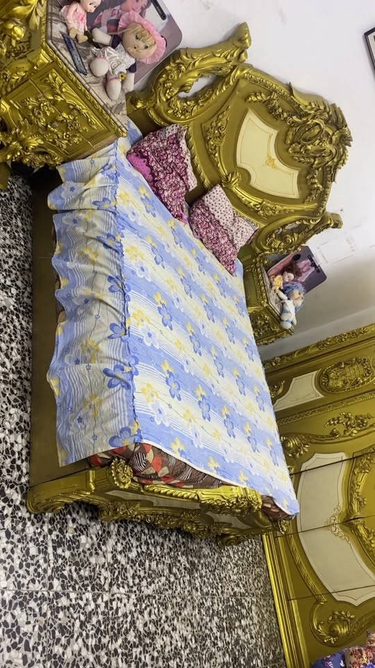 السلام عليكم غرفة زان مصري بسعر مناسب شراي يتصل ‭***********‬
