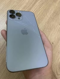 ايفون 13 برو ماكس 📲 بطاريه 88 نضافه 100‎%‎ ذاكره 256 ضهر مكسور فقط كلش...