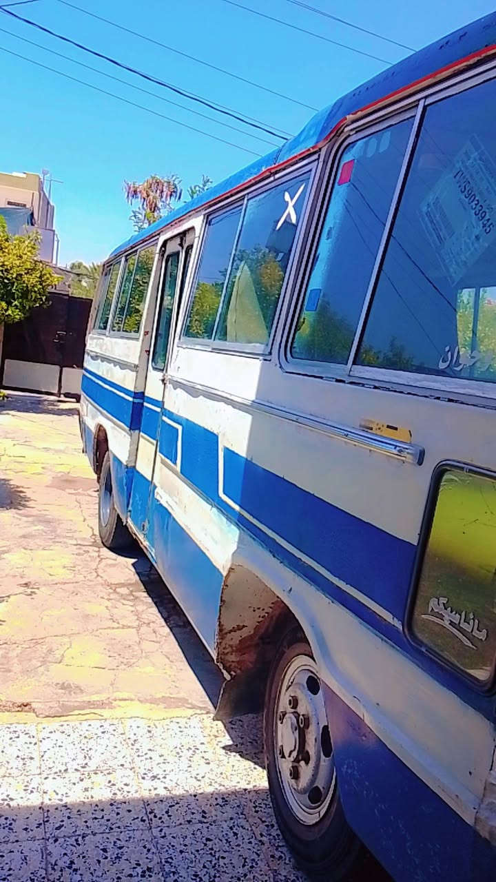 سلام عليكم كوستر البيع موديل 82 محرك وكير خير من الله  السعر 4ملاين وبيه مجال تريد تحويل تريد وكاله بيه حصت كاز اني مكلف بل نشر ***********
