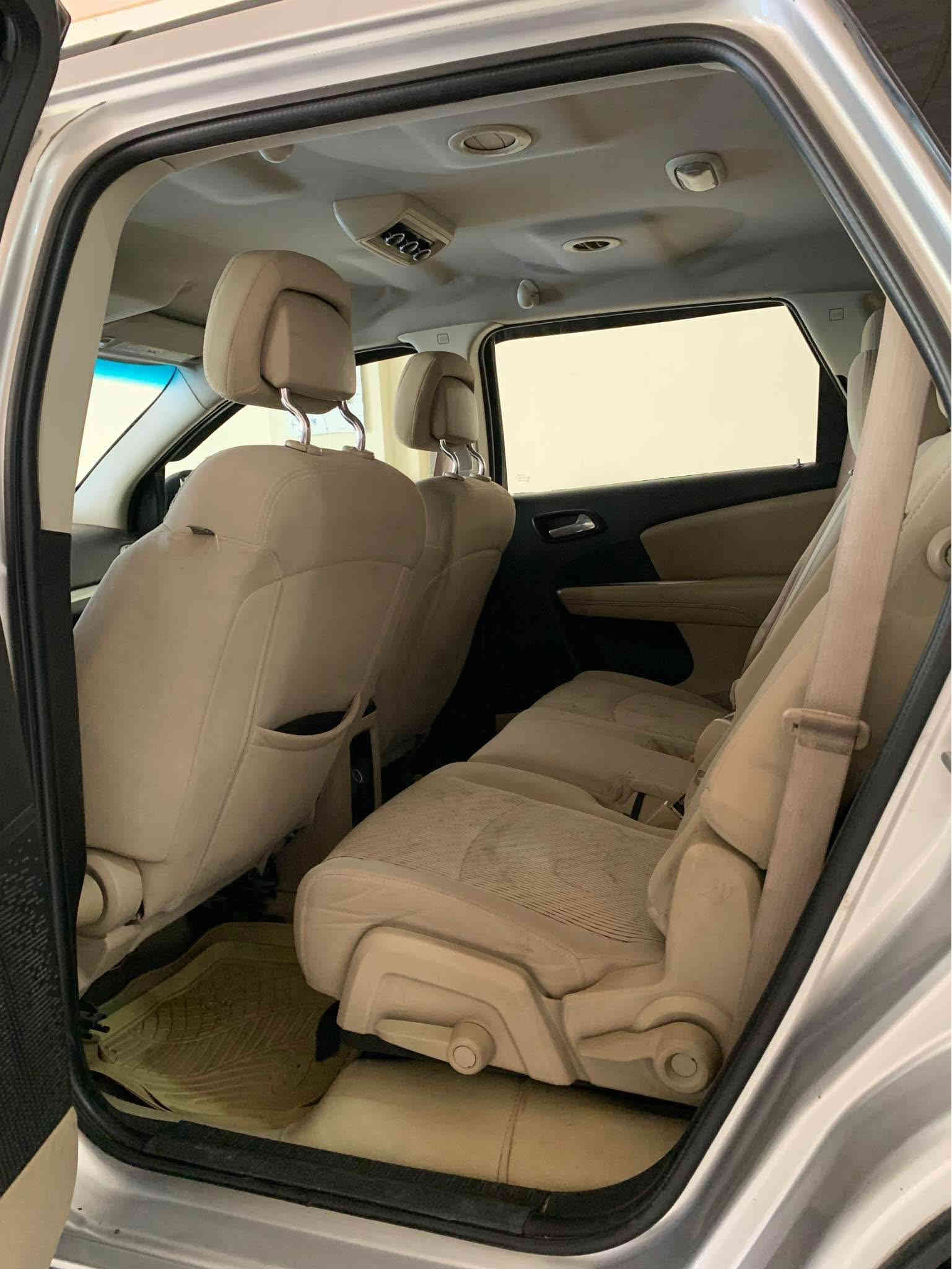 دوج جورني موديل 2011 مواصفات SXT
3قطعه و نيف صبغن بي داخلي و بي دوسه و بي دكمه
پيش و پاش كبسن ايرباك شرتن نه فه بينه . مه كينه 6 بستن
گير و مه كينه و تبريد شرتن مه كينه نه فه كريه ب شرته
مواصفات ( 3 مقعدي+بصمه+تبريد مركزي+مانع انزلاق)
سياره يا ل زاخو تحويل شرته
سعر:103$ ورقه و مجال 
رقم تلفون كورك+وتس اب: *********** زاخو
