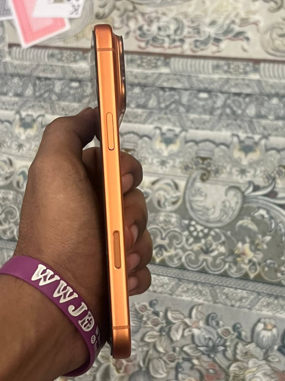 سلام عليكم ايفون 17 برو ماكس 
iPhone 17 pro nax
بطارية 🔋 97
ذاكرة 256
التلفون شريحة سيم كرت 

التلفون نضيف ومابيه اي شي فقط هاي الضربة الي بالشاصي كدامكم 
كارتونة موجودة شاحنة موجودة فقط 
قيم وذا يناسبني سعرك نتفق مكاني بغداد شارع فلسطين .. خلي سعرك بالتعليقات او تراسلني متواجد واتساب ورقم ***********
