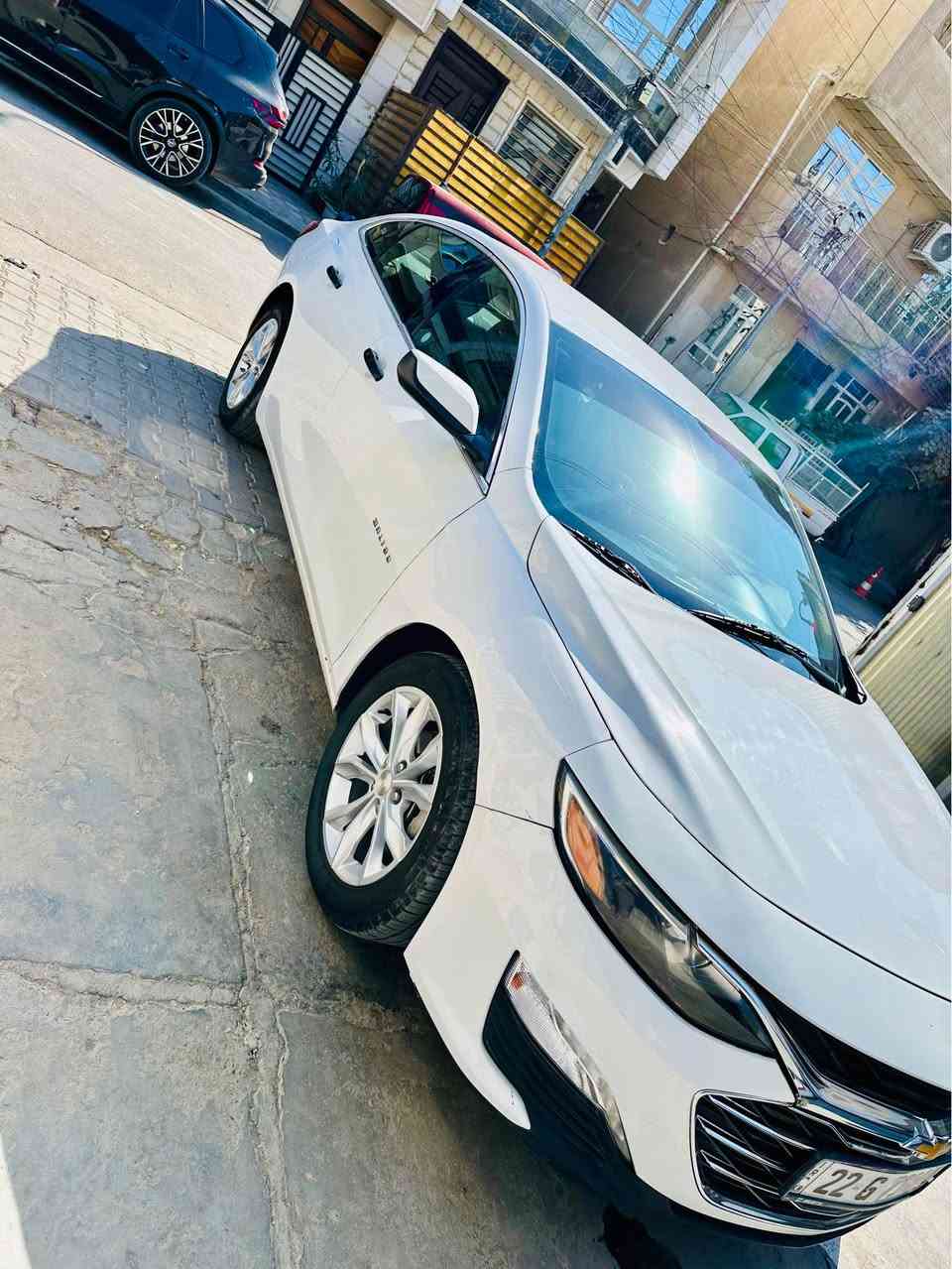 السلام عليكم ورمضان كريم السونار موجود بالمنشوور ماليبو 2021 سيارة جديدة جدا وعلى ايدي صارله سنتين ونص جاهزة للاخير السيارة حادثه جانبي راديتر محرك كير كله وضع شركة مواصفات lt المعروفة بأسمي تحويل مباشر ادامه كامله مسوي اله تخم تاير صدر دهن كير وفلاتر ومنظومة البانزين كله جديد 
السعر المطلوب 12.000$ وبيه مجال للجاد بلشراء مكاني بغداد الاعظمية السونار موجود بالمنشور 
*********** بغداد, العراق
