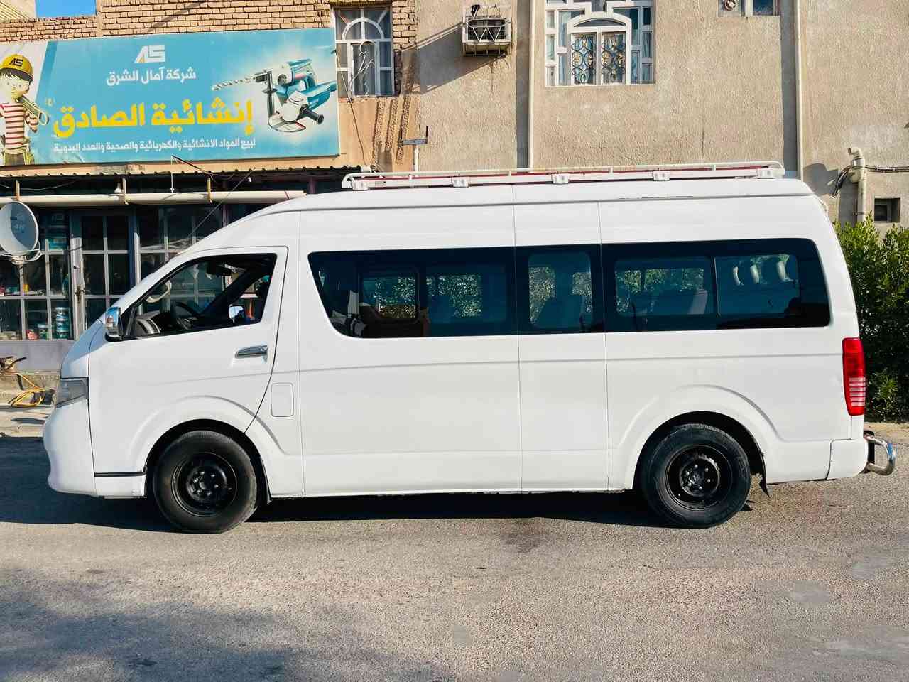 هايكر 2017 سياره جاهزه كير اكسل ياباني مكينه مسكمها جاهزه حداديه زينه تايرات زينه سوبايه وردع ستيل وباب كهربائي وتبريد ودوشمه كهربائيات بالشرط مابيها شي جاهزه للشارع كبل سياره بسمي مصفره السعر 130 وبيها مجال مكاني نجف 
***********
 وهاذه رقمي الاسيا بي واتساب ***********
