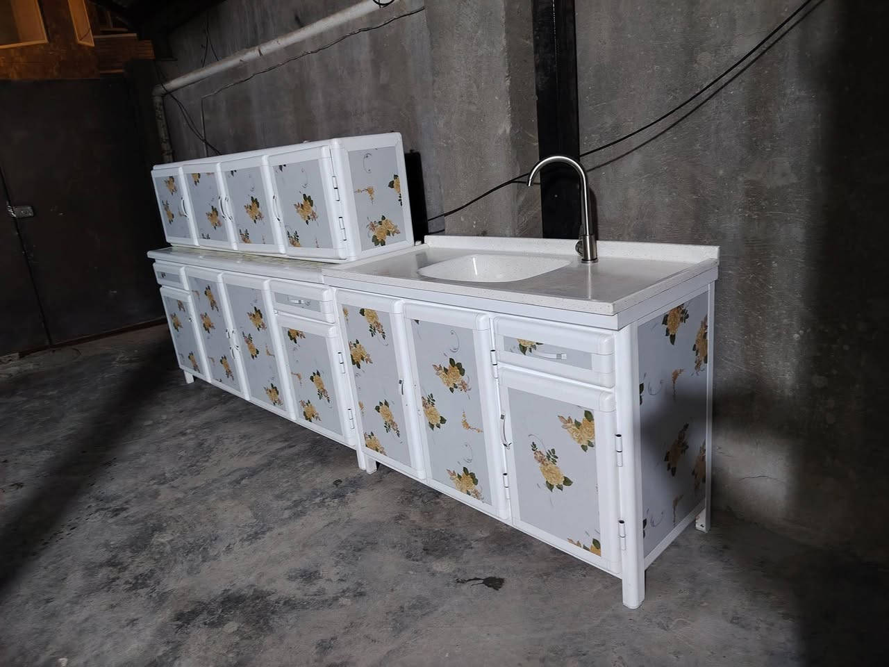 كاونتر المنيوم تسكام سنك مرمر نضيف جدا للبيع للإستفسار الاتصال على الرقم *********** او *********** او وات ساب
