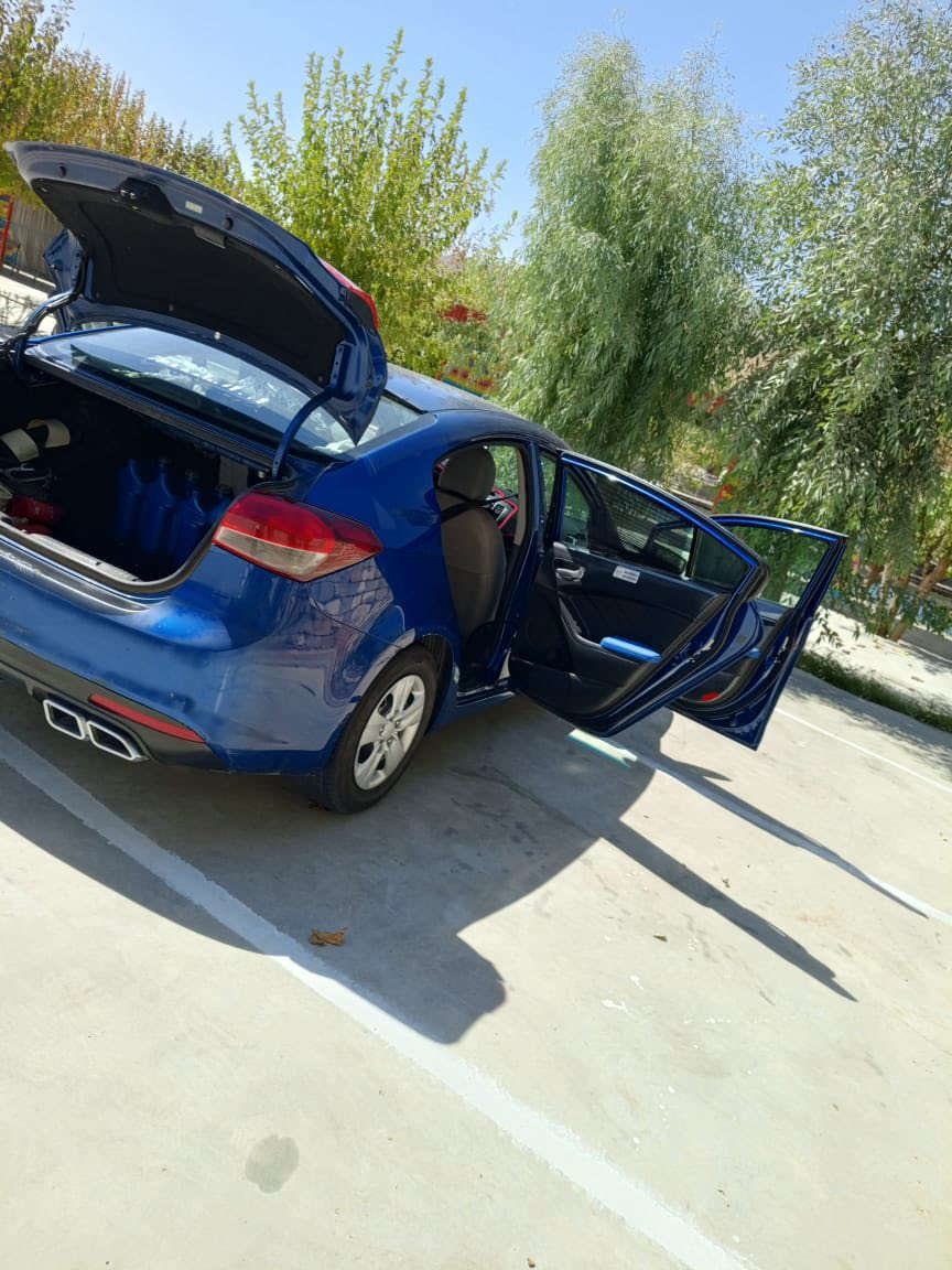 سلام عليكم من رخصة الادمن
فورتي 2017 
مواصفات عاديه 
محرك 2000 دوش
ماشيه 118
محرك كير خير من الله 
السياره اي نقص مابيه 
تخم تاير جديد 
مكاني الكاظمية السعر 125 وبيه مجال 
***********
