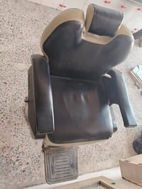 كراسي حلاقة • نظيفات • جكات شغالة