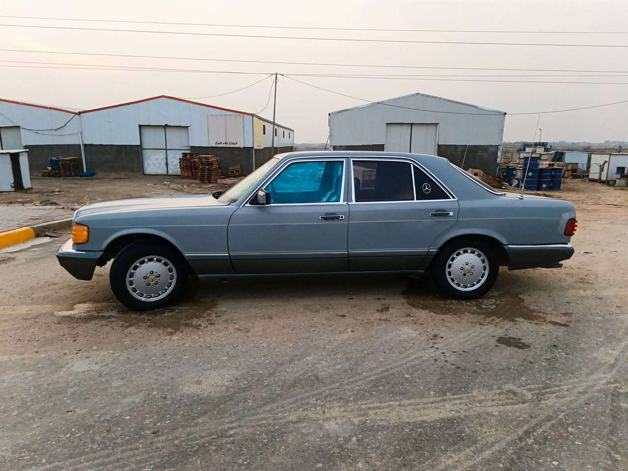 السلام عليكم ورحمه الله وبركاته..
للبيع مرسيدس جامبو باب قصير 

محور مكينه وكير رأس الثور 3000 ديلكو..

گير ومكينه شرط 

حداديه 80%

كهربائيات كلها شغاله ابلاد 

تخم تاير جديد هوه والويل باتري جديد 

غرفتها حلوة كشنات وارضيه جلد جنطه جلد 

سنويه ل 28 شرط التحويل 

سياره حلوة وخير من الله مال جناي ترايك وين ما يعجبك سياره تعبان عليها 

السعر 55 وبيها مجال للشراي 

للاستفسار الاتصال 

على الارقام..

*********** اثير

*********** آسيا
