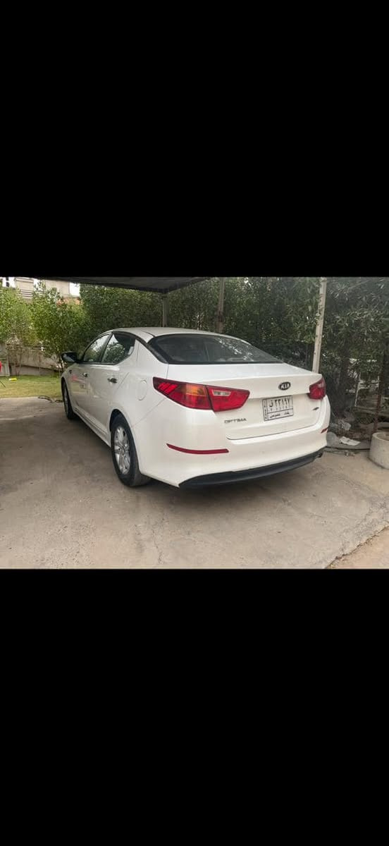 السلام عليكم كيا اوبتما 2015 شركه دوليه محرك 2000 دوش وضع شركه كير اوتو وضع شركه  فول موصفات عده البصمه حساسات خلفيه.   شفتات قياده   نضام اقتصادي تحكمات ستيرن  اشير بل مري.      شاشه كامره خلفيه موصفات خير من الله صدر امامي خلفي كليته جديد.  تخم تاير ويل كب.   سعرها 135 وبيها مجال بصيط         مكان السياره خان بني سعد      رقم الهاتف   ***********
