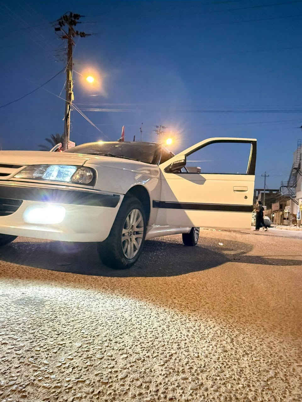 سلام عليكم بيجو بارص موديل 25 حره بأسمي تحويل ثاني يوم كفاله عامه سياره جديده وحله منصور مال بيت وجاهزه وكامله شغل وسافر وين ما يعجبك سعره 83 وبيه مجال بيع مستعجل اي ستفسار ***********

