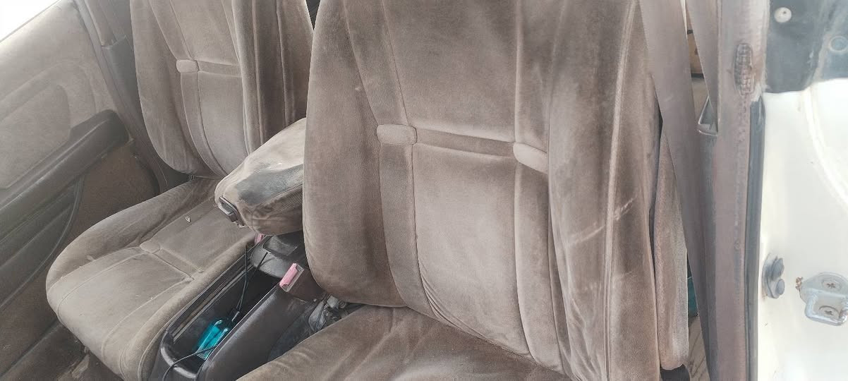 سلام عليكم للبيع مارك عضم 1991
رقم انكليزي نجف بسمي مداور ثاني يوم
مكينه وكير مكفولات كهربايات شغاله 
حداديه 70/100 تخم تاير 
سعر 38وبيه مجال مكان نجف 
***********
