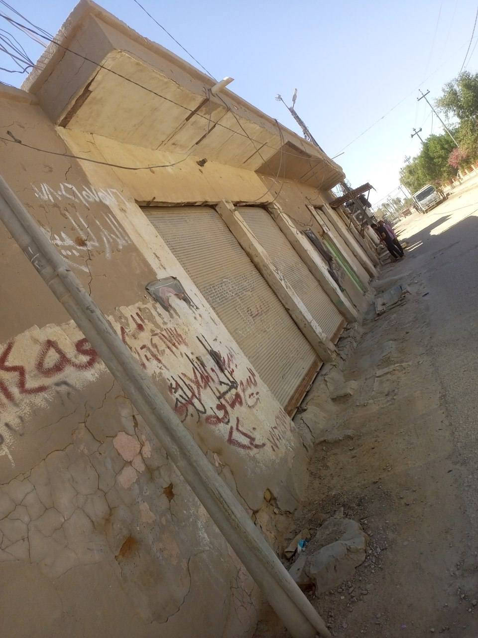 السلام عليكم
بيت طابو صرف0للبيع مساحه 240 مقسم الى بيتين وكل بيت يحتوي على محلات على الشط مقابل حسان الحداد 
اللا ستفسار ***********
