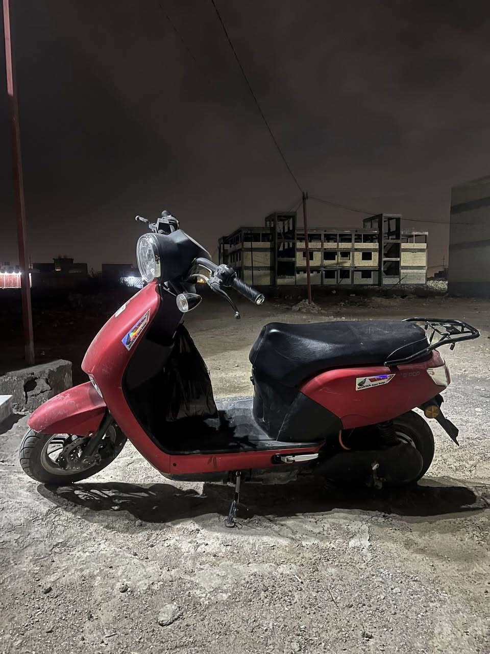 السلام عليكم
دراجة شحن للبيع هوندا (ياباني) 2025 استخدام سنة بدلت كل بطاريتها ال 6 قبل اسبوعين جديدة ونظيفة ورزنه وطستها كلش حلوه بس بيها شخوط قليله السعر 930 الف ماخذها ب واحد وربع وكل بطاريتها جديدة مكاني الصابيات 

واتساب ***********
