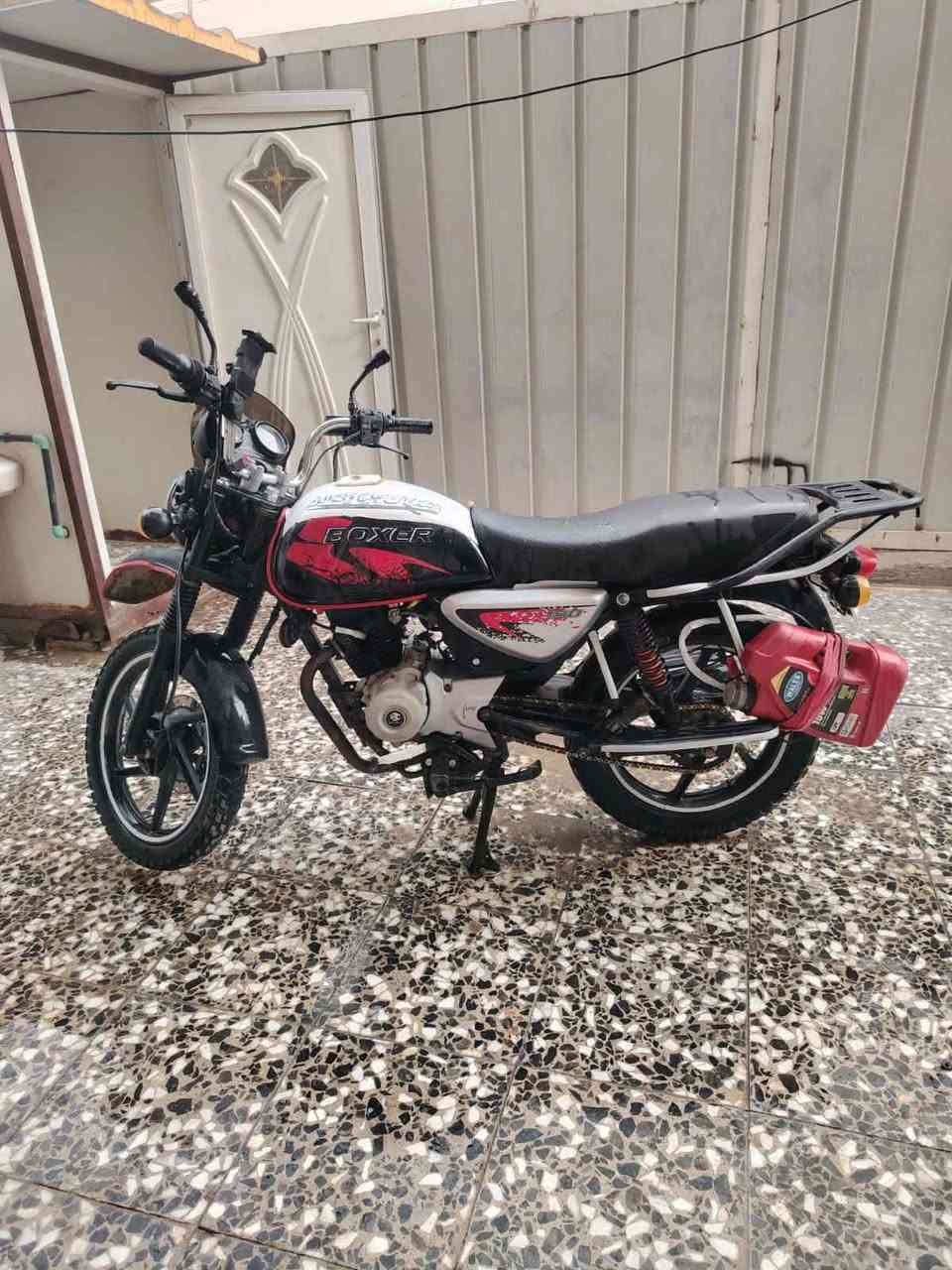 سلام عليكم دراجه بوكسر البيع مديل 20 دراجه نضيفه متروكه صار شهر مستعجل ع بيعتهه السعر 700الف قفلل قفلل مكاني بغداد الحسينيه رقم صاحب دراجه اني مكلف ب نشرر مكلفف ***********

