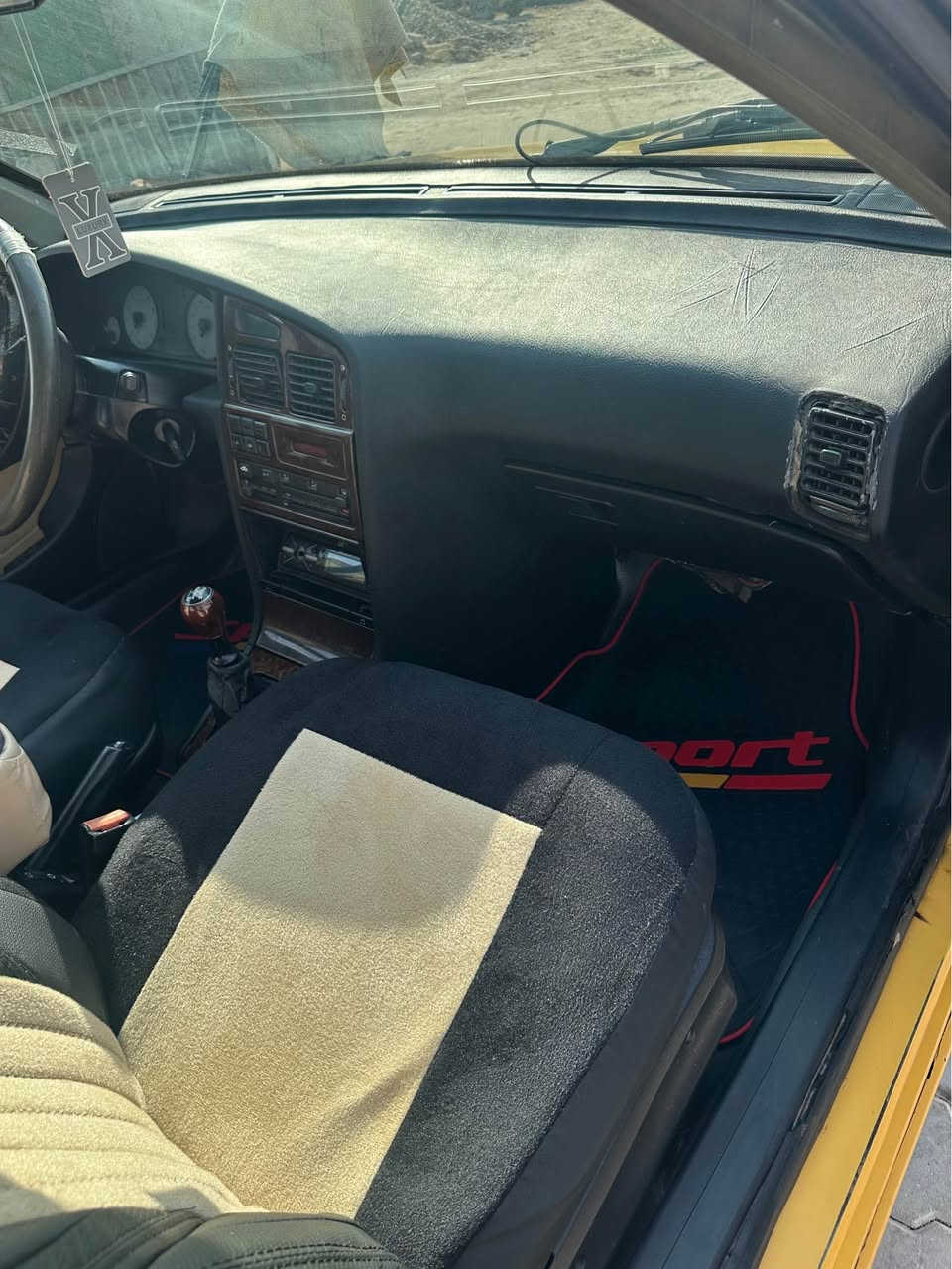 سلام عليكم 
بيجو بارس 2015 
رقم بغداد أنكليزي تحويل ثاني يوم غرفتهة جديدة تخبل كهربائيات كلهة شغاله تبريد يرادله بس راديتر فقط 
مبدل بيهة بنيد كير مكينة مكفولات السعر ٤٢ وبيهة مجال بسيط 
*********** بغداد, العراق
