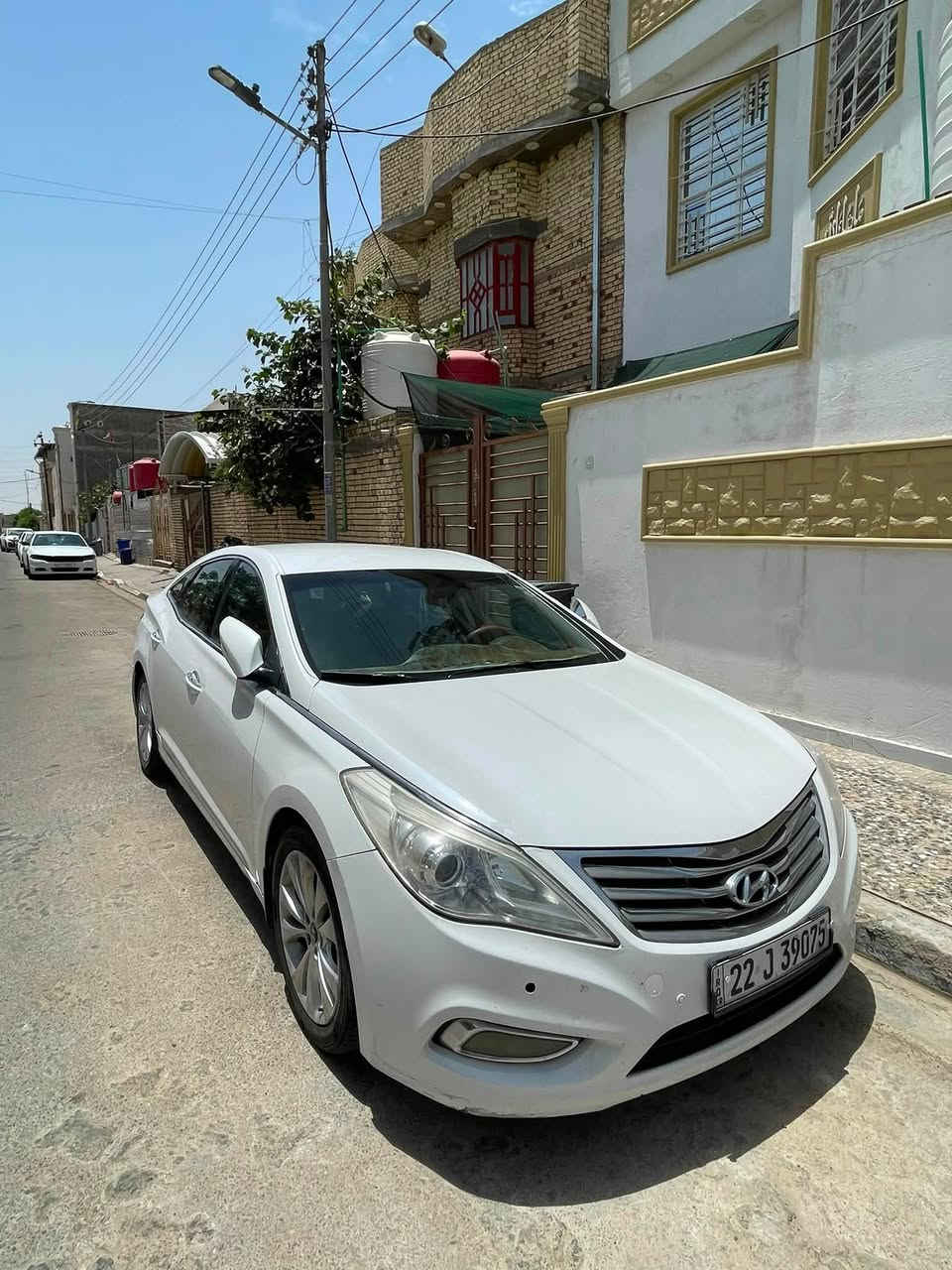 السعر ١٢٥
هيونداي ازيرا ٢٠١٥ خليجي 
رقم اربيل مجدد للـ٢٠٣٠ الرقم الجديد 
مكفوله من الضربه و الصبغ بيها فقط دحجه بالباب مال الراكب و الدعاميات مصبوغه  
محرك ٦ سلندر ٣٠٠٠ دوش
باسم كردي شرط الوكاله و التحويل 
مكاني بصرة حي المهندسين 
رقمي ***********
