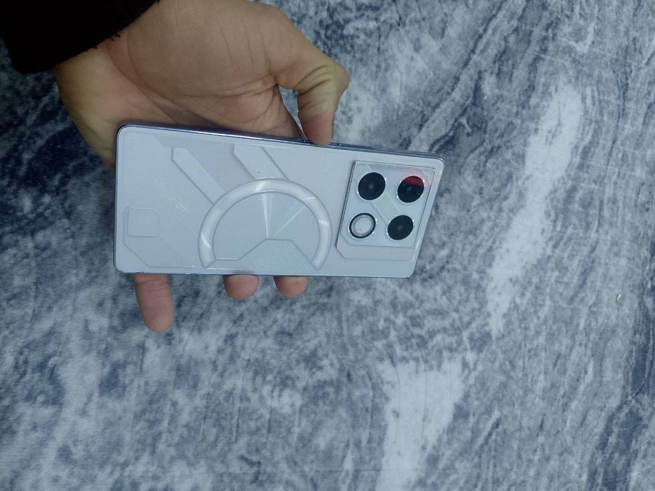 جيتي 20ابرو بعده نضيف وجديد
ذاكره256 
رام 24
بوبجي120
شاشه 144هرتز 
كامرات 108 m
الجهاز شرط النضافه 
مراوس ايفون 
سعر 220
***********
