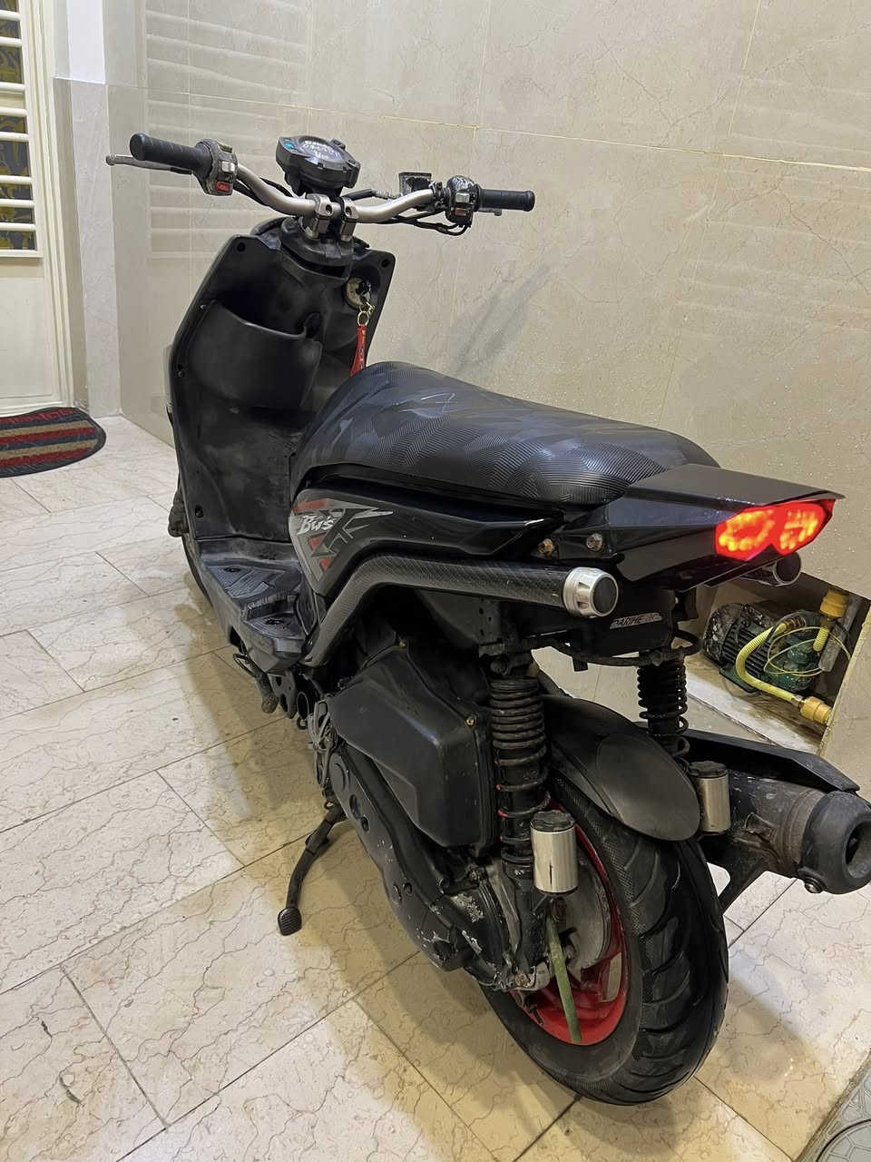 سلام عليكم سكنس جبلي 2012 صارلها 3 اشهر نازله من رمبه مكفوله كفاله عامه برغي ما ناقصها بيها تزويد بلادي
ستيرن رياضي و كلجات رياضي و بومه و غلاف شاصي و بك لايت R6 تتعب تكول جديده سعر 1300 مكاني بغداد الشعب شراي يتصل ***********
