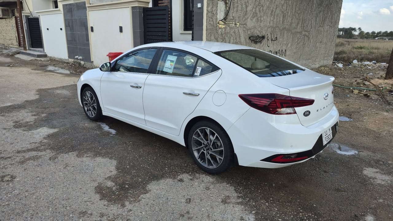 السلام عليكم ورحمة الله
هونداي النترا موديل 2020 خليجي فول مواصفات كفالة من الصبغ والحادث والتبديل والبارد عدى الدعامية الأمامية مبدلة أصلية والسونر مرفق مع الصور ماشية 100 الف كيلو رقم بغداد الجديد سنوية وهزة وفحص كله جديد...
مكاني بغداد الدورة
السعر 163 وبيها مجال للشراي
***********
***********
