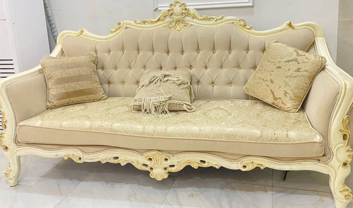 بيع أثاث مستعمل نظيف. بيع مستعجل للتواصل *********** واتساب فقط
