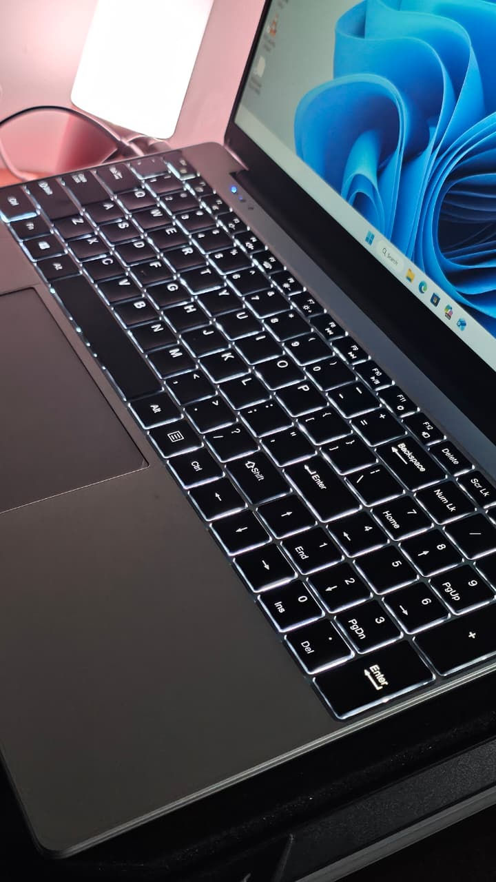 لابتوب (Slim) موديل 2024
لابتوب (Slim) موديل 2024
لابتوب سوبر سلم  نظافة 100% مستخدم فقط شهر 
مناسب جداً للفوتوشوب والأوتوكاد والبريمير  والدراسة
.......
✅️الموصفات
المعالج: Intel® N95 (جيل حديث ( جيل 12 )
🔶️الرام 16 GB  نوع  DDR4
🔶️ الهارد 512 GB نوع SSD السريع جداً جدا
🔶️الشاشة:  15.6 انج بدقة عالية Full HD
🔶️كارت شاشة Intel حجم 16 GB
🔶️ كاميرا أمامية 
🔶️ كيبورد عربي إنگليزي ضوئي 
🔶️بصمة
🔶️ منفذ هيدفون AUX
🔶️2 منافذ USB نوع USB 3
🔶️منفذ تايب سي
🔶️ منفذ HDMI  
🔶️واي فاي وبلوتوث
🔶️منفذ إيثرنت LAN
🔶️منفذ ذاكرة SD
🔶️ بطارية أصلية وشاحنة أصلية 
🔶️وندوز 11 برو 64 بت أصلي مفعل
.....
السعر 350 / مكاني البلديات ***********
