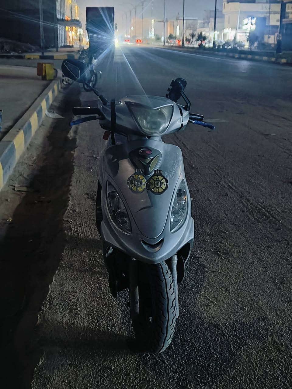 السلام عليكم
كامكو للبيع دراجه مجفته تجفيته حلوه مكينة ناعمة لايتات كهربائيات كله شغاله هورنات بوش اشاير خلفيه لد اصلي السعر 600 وبيها مجال بسيط للشراي 
*********** شطرة
