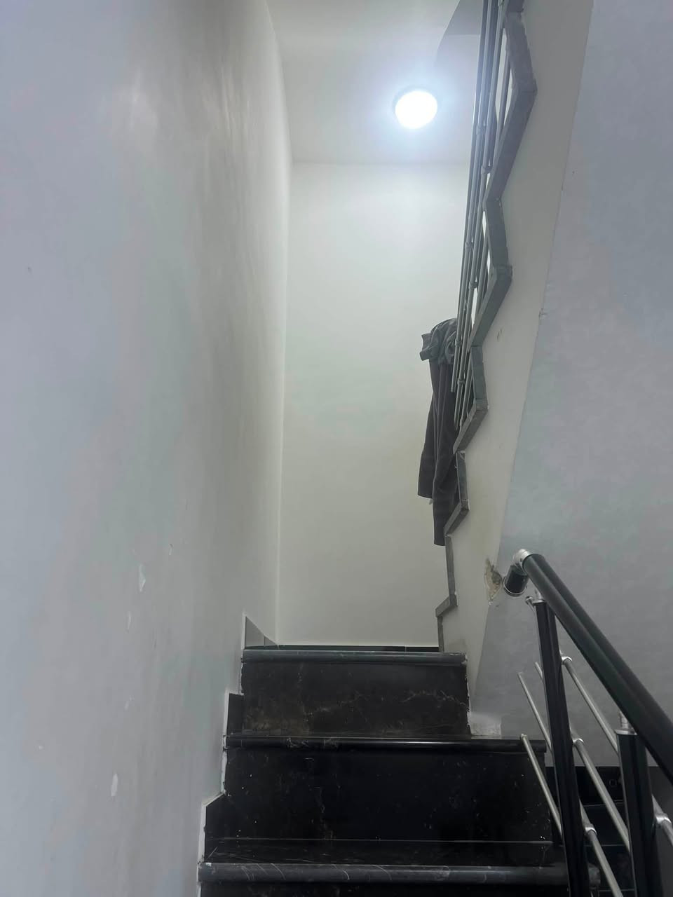 بيت 55 متر واجهه 5 ونزال 11  للبيع البلديات حي التراث في بضهر حي الصناعي بضهر طابو الزراعي يم زين القوس بالزراعي وعندي تصوير فديو الى وللفرع هم بس مدينزلن للتواصل *********** بي واتساب هم
