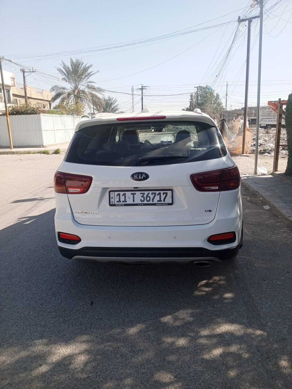 سلام عليكم
سياره للبيع 
كيا سورنتو موديل 2020
ماشيه 43كفاله عامه 
فول مواصفات (عدة بصمه)
سياره جديده سنويه جديدة 
مكاني بغداد الغزالية شارع المرور 
الاتصال ***********
