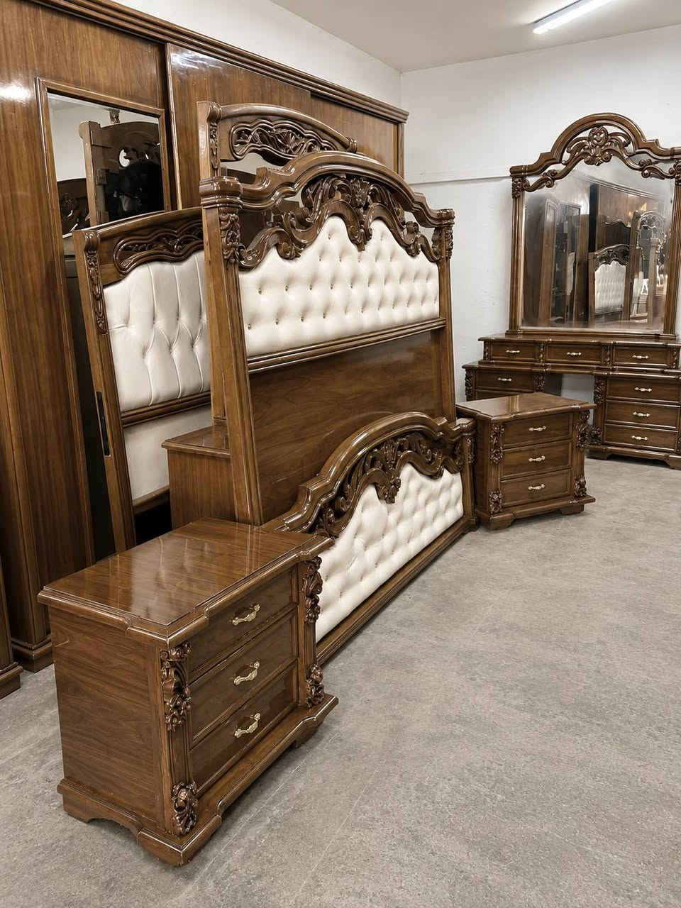 يعلن معرض الموسوي عن وجود غرفه نوم مستعمله تسكام ونظيفه داخل وخارج صاج دنك زان مصري ونقش زان مصري زاويه كنتوريه اي استفسار خاص او الاتصال
***********واتساب
*********** يوجد توصيل لكافه المحافضات
يعلن معرض الموسوي عن وجود غرفه نوم مستعمله تسكام ونظيفه داخل وخارج صاج دنك زان مصري ونقش زان مصري زاويه كنتوريه اي استفسار خاص او الاتصال
