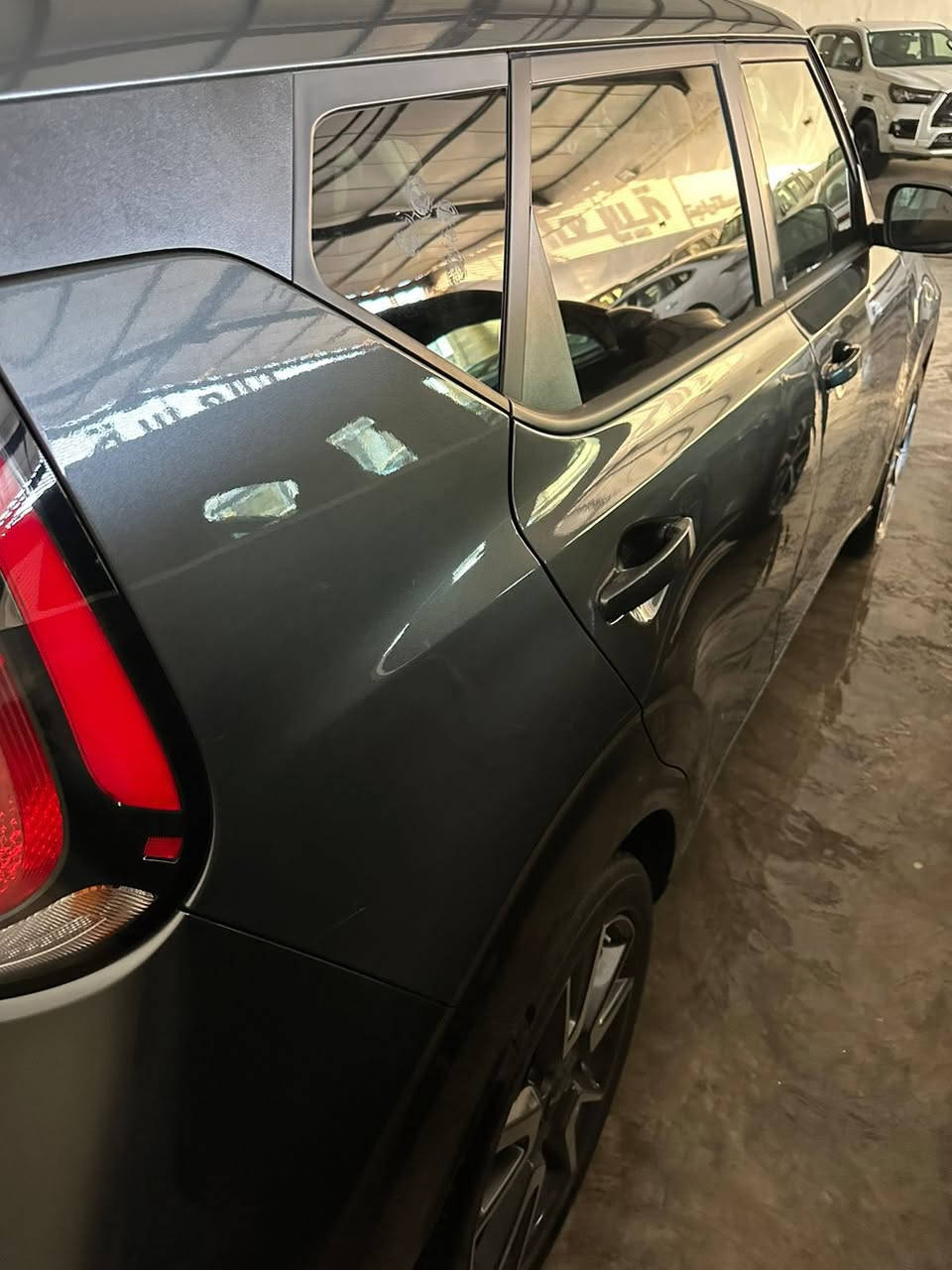 سلام عليكم
صول ٢٠٢٤ حادثهه باب فقط مكفوله من ايرباكات ودواخل
فول مواصفات 
فتحه سقف
داخل صحراوي وكشنات كهرباء 
بصمه تشغيل 
كشنات تدفئه
عداد دجتال
كامره خلفيه
شاشه كبيره
تحكمات ستيرن
ماشيه ٢٠ جديده بحاله الوكاله 
كير مكينه حداديه كفاله
سعر السياره ١٦٢ ورقه وبيها مجال
***********
بغداد سيديه
