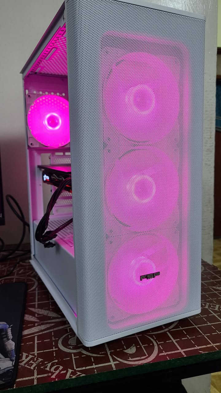 السلام عليكم 

كيس للبيع المواصفات 💚 :

R5 3600
6Cores / 12Thread

M.B : B450M Asrock With Box

RAM 16GB DDR4 Leaxar (8×2) 3200MHZ

GPU : GTX 1060 6GB MSI GAMING-X Like New
أخو الجديد بعد حتى لزقاته بيه ونظافته 99%
كرت شكله فخم وأدائه ممتازة وحرارته توب ويجي GAMING OC 💯✨️

Storage : SSD 128GB White New + HDD 500GB WD 
Blue 7200RPM
تخزين كفائة 100%

PSU 550W FSP 80% Plus NEW 
بور براند محترم 💯

CASE White FSP Mesh + 4Fans RGB NEW

كيس جديد والرجب قابل للتغير ✨️

الملاحظات : حرارة القطع مستقرة والكرت حرارته خمسينات كلش راقي 💯

السعر 525 ألف ثابت ♥️

مكاني موصل متوفر توصيل لجميع المحافظات ❤️

للتواصل : ***********
