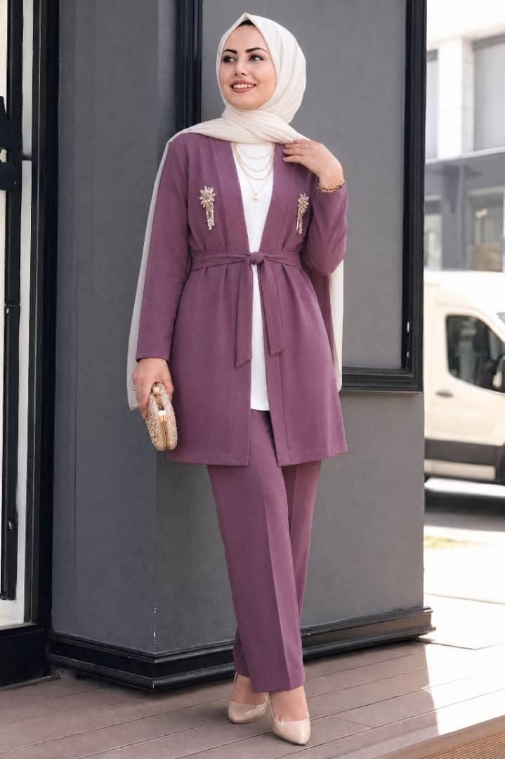 * 💃💃💃*الأناقة و الشياكة
*طقم ماربل سي واي* 🧵
 *3 قطع شرعي*✨ 
 *الجاكيت طول 95 سم* 
*البروتيلة كات* 
 *طويلة بتغطي الورك* 
 *بروشين الماس ثابتين* 
 *القياسات من 38 لل48* 
 *السعر :★؟ ★


**إذا كنت صاحب هذا الإعلان وتريد حذفه لأي سبب، رجاءا أرسل رسالة إلى الدعم الفني**