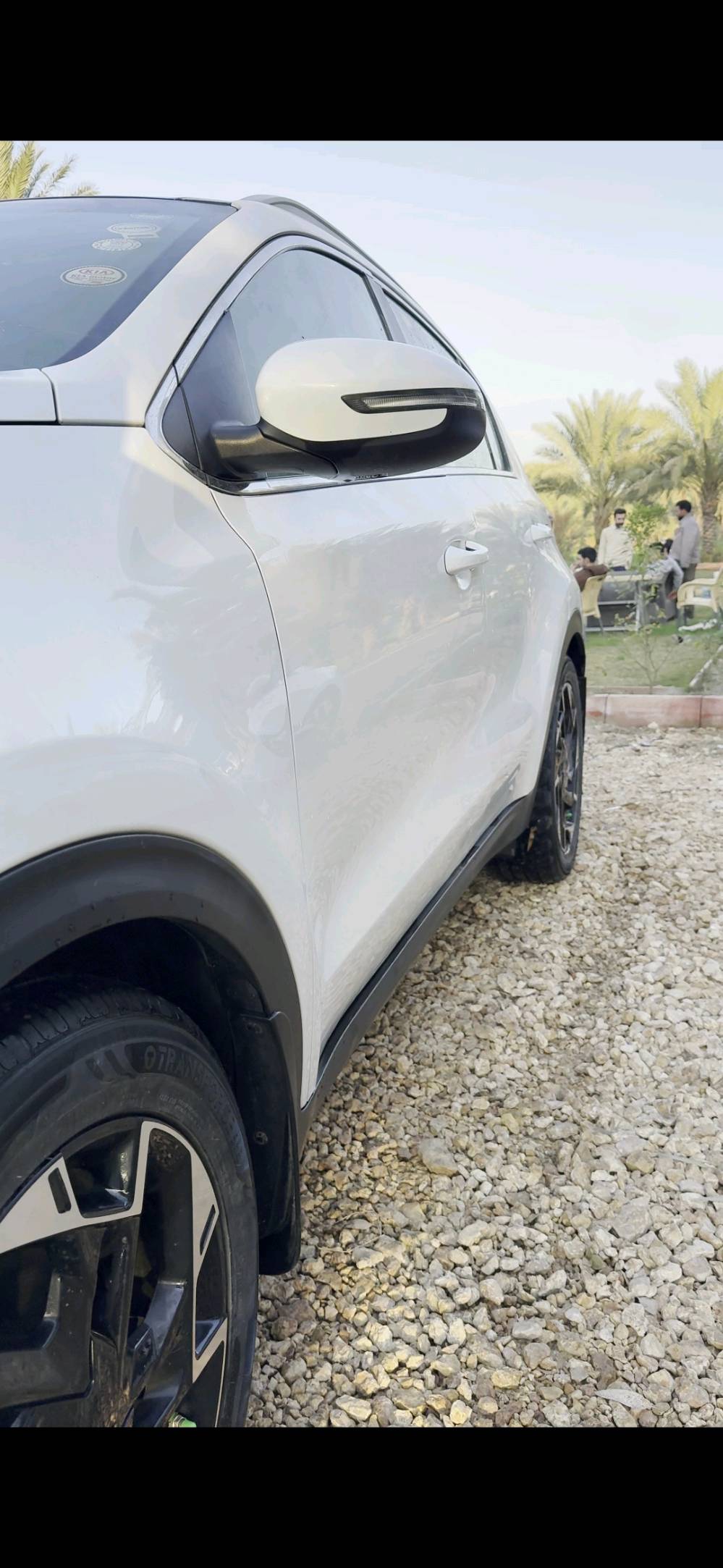 السلام عليكم
كيا سبورتج 2020 خليجي
ماشيه 76 الف بيها قطعتين بارد
 رقم اربيل بأسمي هزه ورقم وسنويه كله جديد تحويل ثاني يوم مواصفاتها بنوراما اشارة ترحيب كامره شاشه ٣ انظمة قياده قطعتين تبريد حساس تايرات مانع تزحلق داخل جلد سايد بريك بالرجل
محركها ٢٠٠٠ دوش السياره موجوده بالحله
سعرها ب١٩٨ وبيها مجال للتواصل واتساب او اتصال ع الرقم ***********