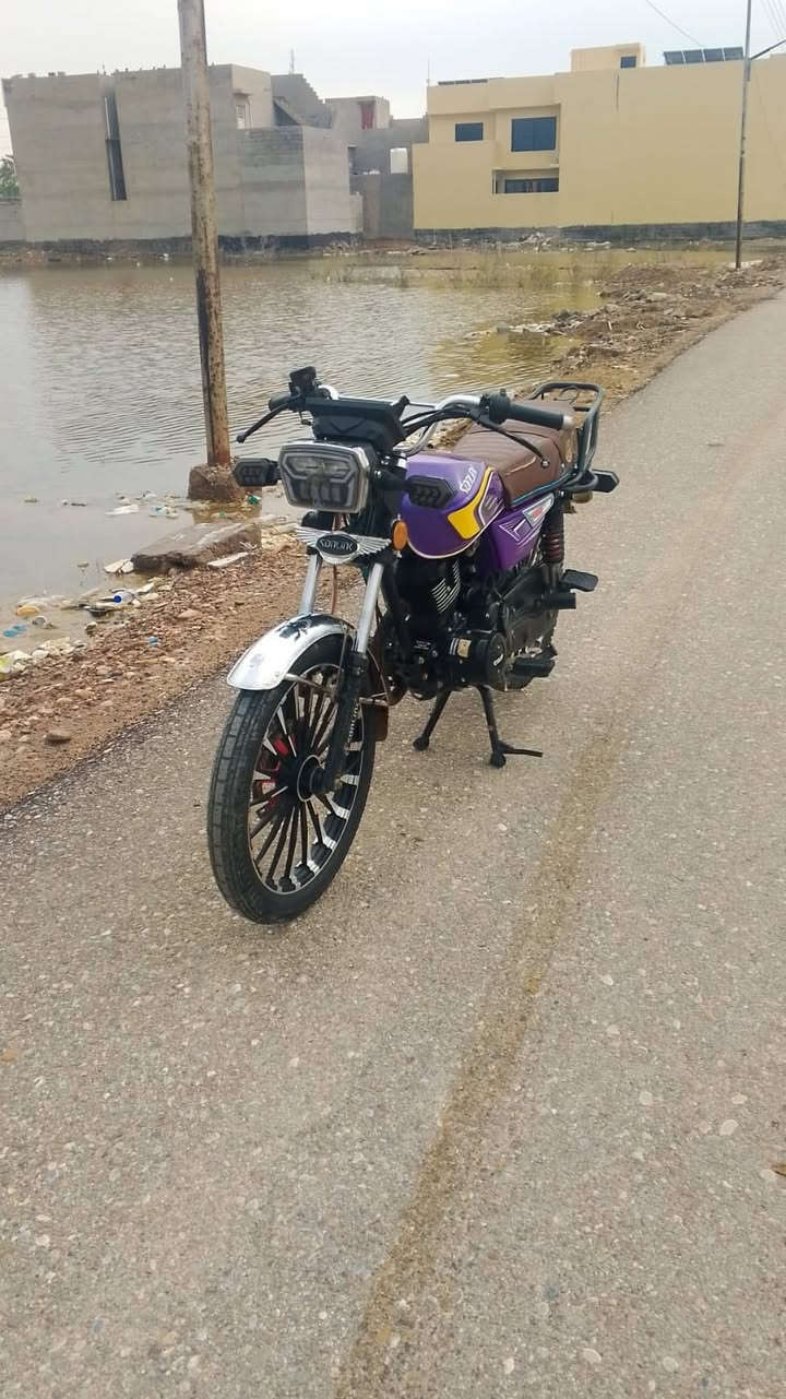 سلام عليكم سيفان موديل ٢٥مكفولة من كلشي مصار ٥شهر نازلة مابيهة كل نقص سعرها ٧٢٥
وبيها مجال حك جية مكاني ديالى خالص هبهب ***********
