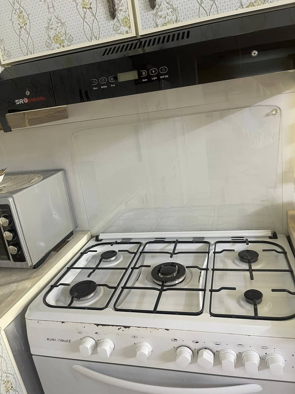 کەوەنتەر لەبۆ فرۆشتن کامل تەباخ و فرن و مورەشەح لە هەولێر
مەغسەل ٢مەتر

کەوەنتەرە ٣.٢٥

ئەلیکۆبۆن(ئەلەمنیۆم) ئەو سپیە لەزگەیە رەنگی خۆی قاوەی ساجیە

زۆر پاک و توندوتۆلە هیچ تێکچون و شکانەکی نیە 

تەباخ و فرنەکە و مورشەحەکەش بەتەواوی ئیش دەکەن و پاک و بێ کێشەن

کامل بەیەکەوە ٦٠٠هەزار و مەعمەلە


**إذا كنت صاحب هذا الإعلان وتريد حذفه لأي سبب، رجاءا أرسل رسالة إلى الدعم الفني**