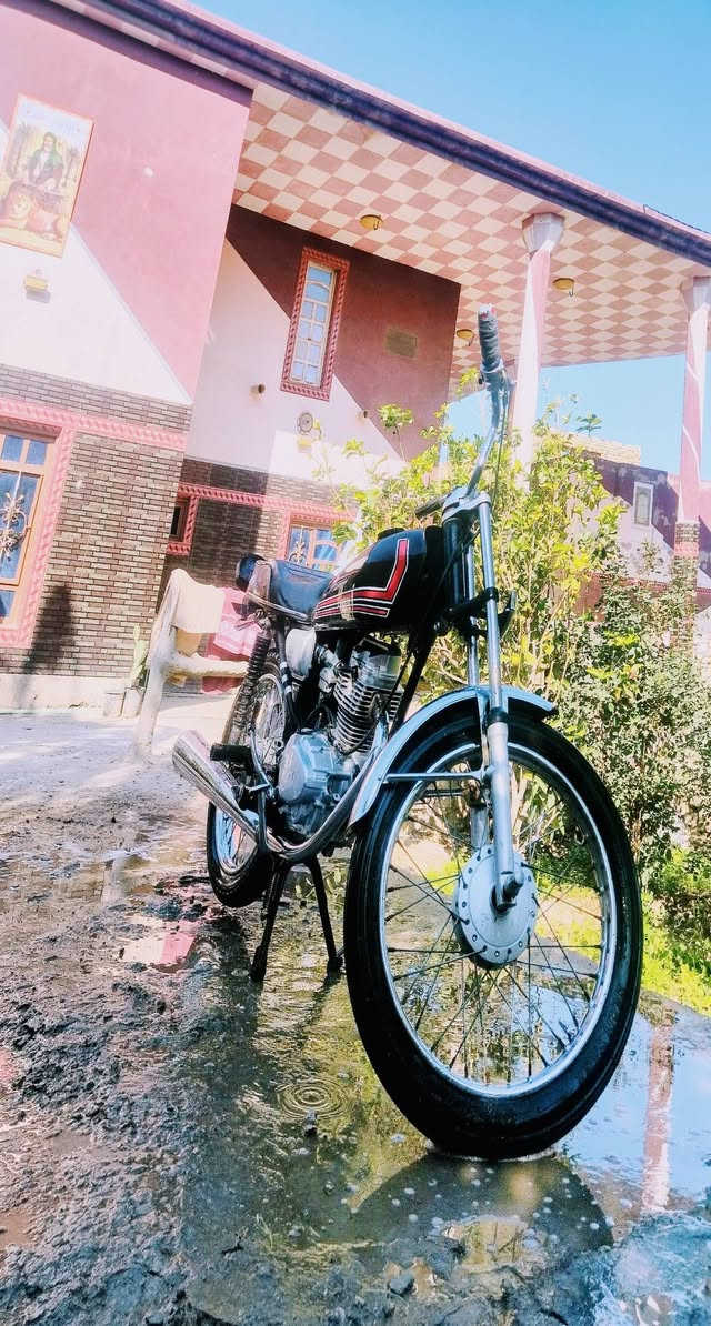 سلام عليكم دراجه البيع كير خير من الله برغي ما مفتوح جبي فيتر وتعال ريد بدرجه كامله المكان دوانيه حي الجامعه ***********
