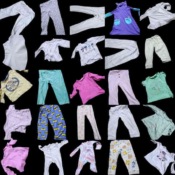 السلام عليكم 
اني اجهز جملة ملابس 
جديدة  اقاربي تشتغل بالباله عدها   شليف 130 قطعة بهاري وشتائي الاغلب بهاري  كله ب33 الف يعني  القطعة عليك بربع دينار 
من حديث ولادة لحد 4سنوات 
راح انزللكم اغلب الصور يجي تشوفه امام المندوب عجبك عجبك ما عجبك ترفض الطلب 
للاستفسار 
***********
ملاحظة شليف 100 هذا بي  زيادة 33 قطعة
