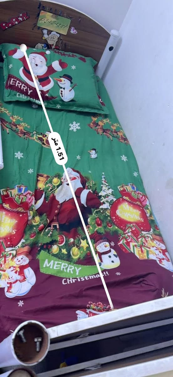 السلام عليكم 
جرباية اطفال الطول 150 سنتم والعرض 80 سنتم حديد ثقيل وقوي بحالة جيدة ونظيفات مستخدمات قليل يرهمن طابقين بيهم مصدات جانبية ودرج 
سعرهم 100 
مكاني الجبيلة شارع السايلو 
*********** للاستفسار
