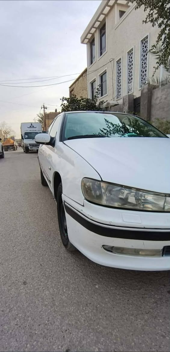 بيجو 406 موديل 2001  بغداد رقم انگليزي بسمي سنوية لغاية 2029  محرك وكير حاوية جديد مبدل صار اسبوع تخم تاير كهربائيات كلها شغاله بيها ضربه بالچاملغ الخلفي عكس السايق بدون دواخل مكانها بغداد الشعب شارع الصحة.سعرها 42 بيه مجال ***********
