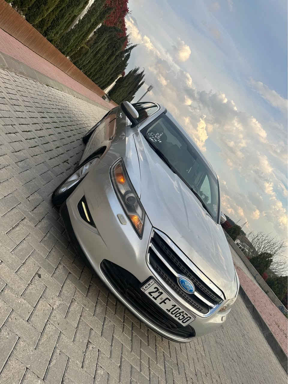 FORD  TAURUS 2010                                ناوزەردە کۆدی درگا  تەحدید سورعە  کوشن کارەبای تەحەکوماتی سەرسوکان شاشەو کامیرای پیشو دووا.   
حاسە لیدی ١٨ پارچەی بۆ بەسراوە  داتاشۆ  پەردە 
گیرو مەکینە  تەبرید تەقەو ڕەقی بەشەرت پیشو دوای تازە داگیراوە کارەبای بەشەرتی کۆمپیتەر ڕەقەمو سەنەوی تازە تەحویلو خرامە بەشەرت سۆنەرەکەیم داناوە دەعمی پیشودوای نیە ئیرباگ نەتەقیوە هەموی بیلادیە پارچە گۆراوی نیە 
 75گەڵا سلیمانی *********** السليمانية, العراق
