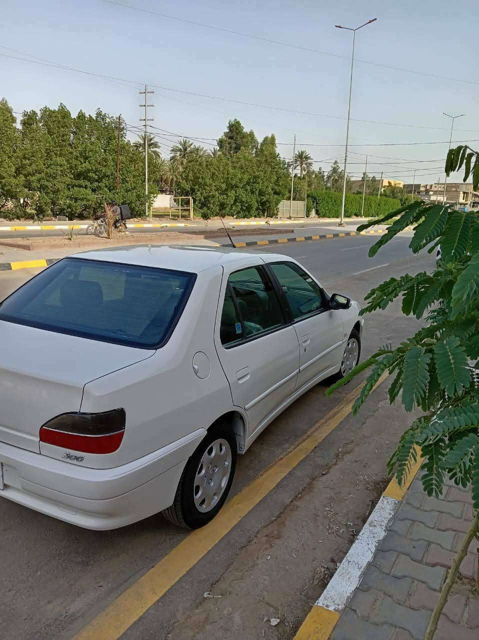 سلام عليكم
بيجو للبيع ٣٠٦ 
موديل ٢٠٠٢ 
رقم بغداد دولي جديد 
هزة وسنوية جديد 
تحويل ثاني يوم
تبريد السيارة ثلج 
دوشمة كشنات جلد درجة اولى جديد 
دوشمة ارضية جلد جديد 
داخل السيارة جديد
مصبوغة حزام صبغ درجة اولى 
تخم تاير جديد 
باتري جديد
السيارة كير عادي 
صدر امامي خلفي جديد 
السيارة جدا نظيفة 

مكان السيارة واسط الصويرة 
السعر ٤٠ وبيها مجال بسيط 

***********
