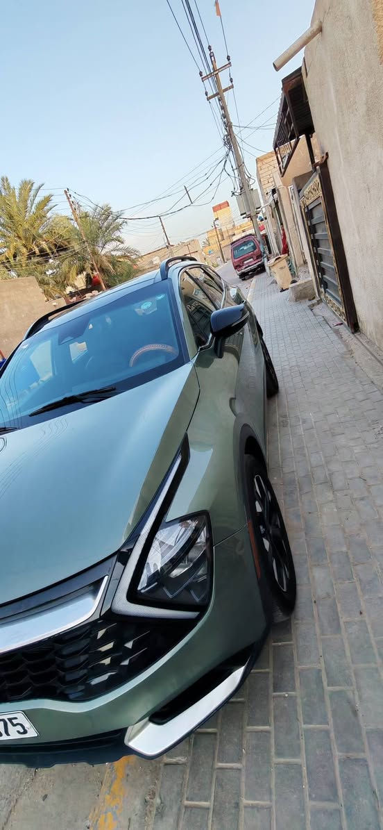 كيا سبورتج 2023فئة اكس لاين وارد امريكي  فول الفول حادث موضح بلصور لون مميز زيتوني وعلي طبقة حمايه السعر 225 بيه مال للاستفسار ***********
