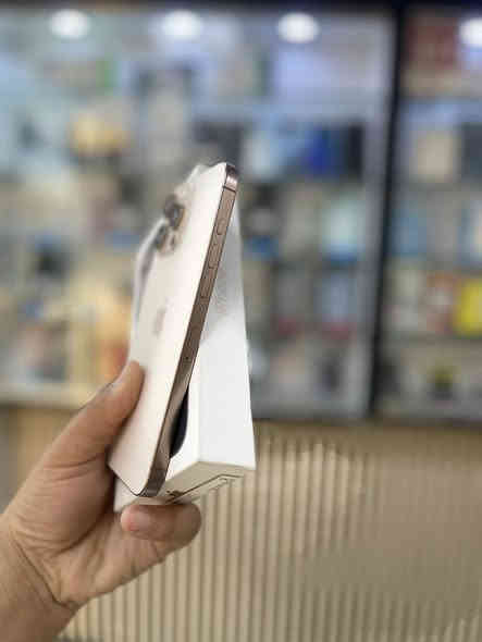 السلام عليكم 
‏iPhone 16 Pro Max
بطاريه 100‎%‎
ذاكره 256
جهاز نظيف شخط واحد ما بي 
جهاز بعده داخل ضمال ينتهي ضمان مالته 2026 بشهر 4
جهاز كارتونه و كيبل الأصلي مالته موجود 
سعر مليون 500 (1,500,000)
العنوان بغداد جديده 
رقم ***********
