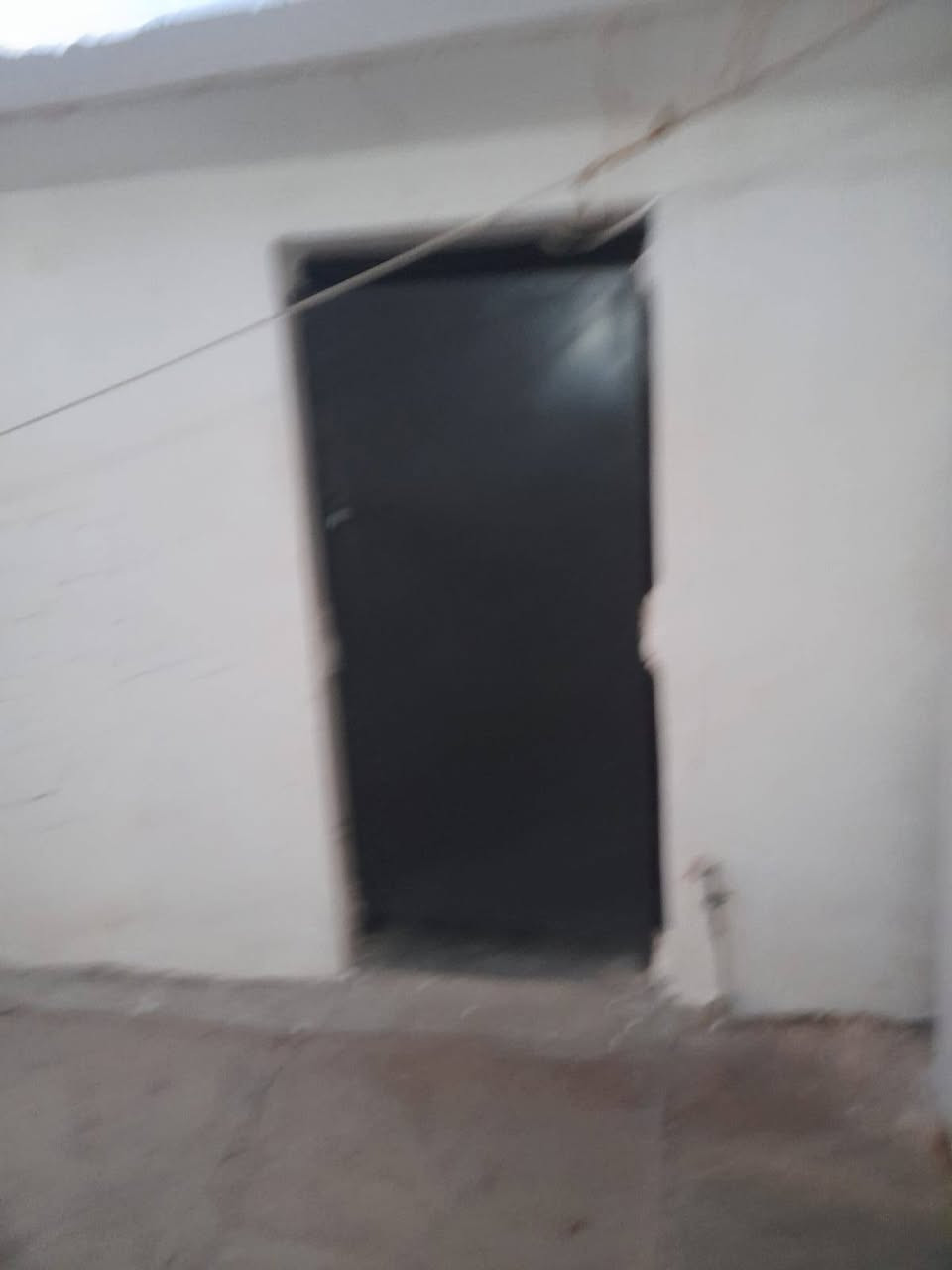 يعلن مكتب ابو يحيى لتجارة العقارات في محافظه كركوك قضاء الدبس  عن بيع   بيت سكني في حي الشهداء القديمه  بالقرب من بيت ابو مخلد  مساحته أكثر من ١٥٠  متر خدمات   ماء وكهرباء تبليط يتكون من ١ غرفة نوم وهول واستقبال وصحيات ومطبخ م السعر على الخاص  والسعر مناسب  ورخيص جدا  وبي مجال  كما موضح بالصور أدناه 👇👇👇👇👇 للتواصل عبر الأرقام التاليه

*********** يحيى الحمداني ابو عبدالله

*********** ابو يحيى

*********** يحيى الحمداني ابو عبدالله
   ( التوفيق من الله و للجميع) جميع الأرقام  واتس اب

ملاحظه
دوام المكتب من الساعة التاسعة صباحا لغاية الواحدة ليلا للتواصل على الأرقام المذكوره اعلاه ☝️☝️☝️☝️☝️☝️
